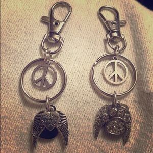 The Lucky Dog Collection Peace & Paw Key chain